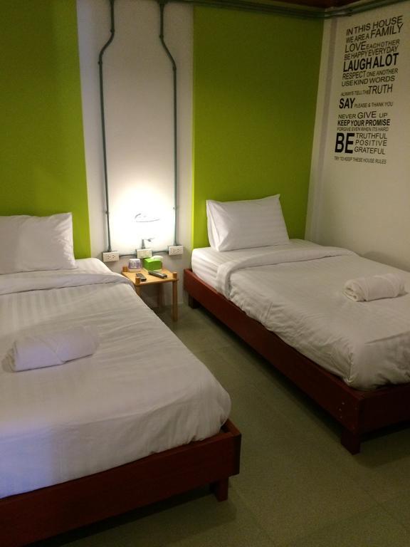 K2 Backpacker Hostel Khao Lak Chambre photo